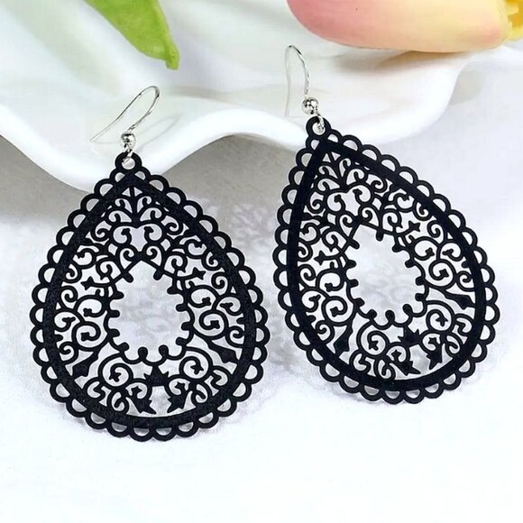 Ophelia Filigree Teardrop Water Drop Dangle Earrings Jet Set Black Gift Packaged - Picture 1 of 8